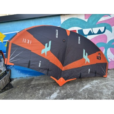F-ONE Strike V4 5.5m² - Occasion
