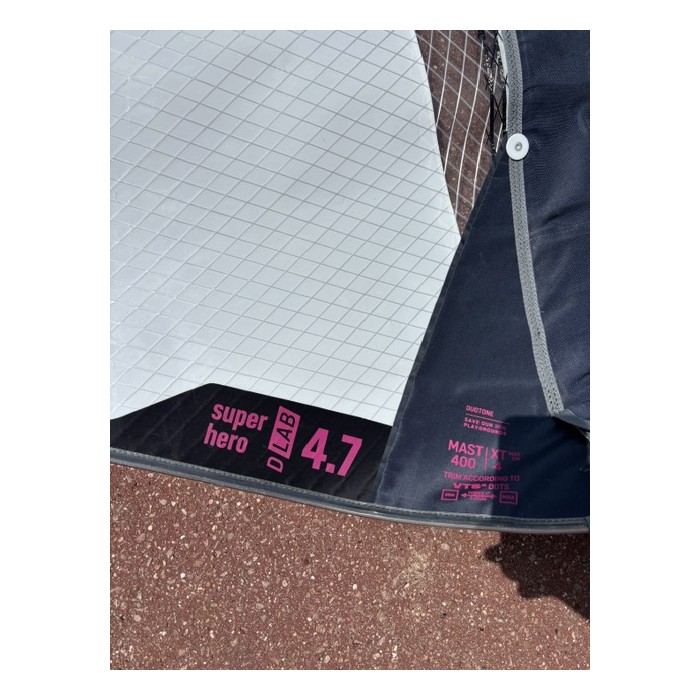 DUOTONE Super Hero D/Lab 2026 4.7m² Occasion DUOTONE Super Hero D/Lab 2026 4.7m² Occasion